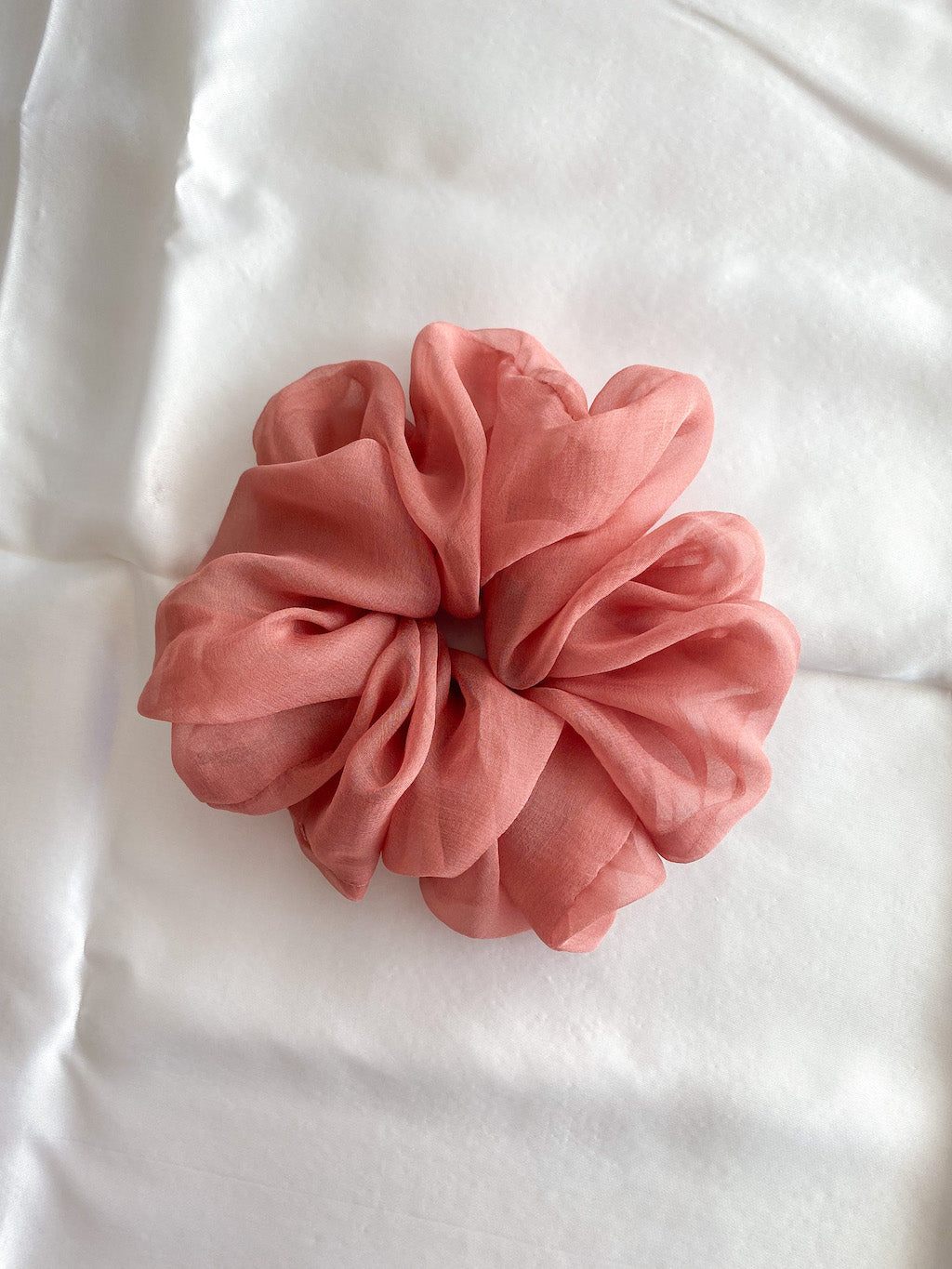 Scrunchie XL in silk chiffon