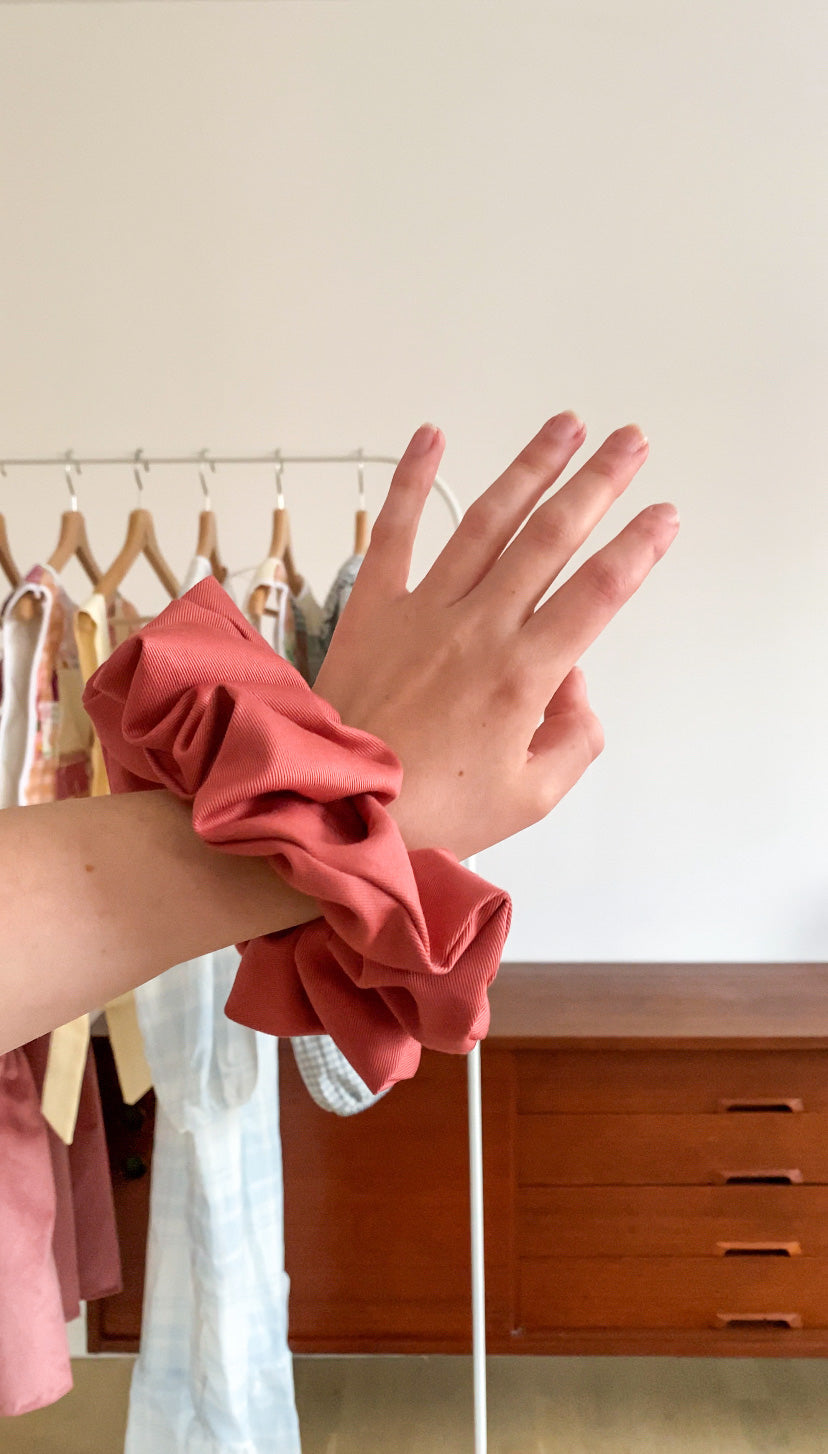 Scrunchie XL in pink cotton twill